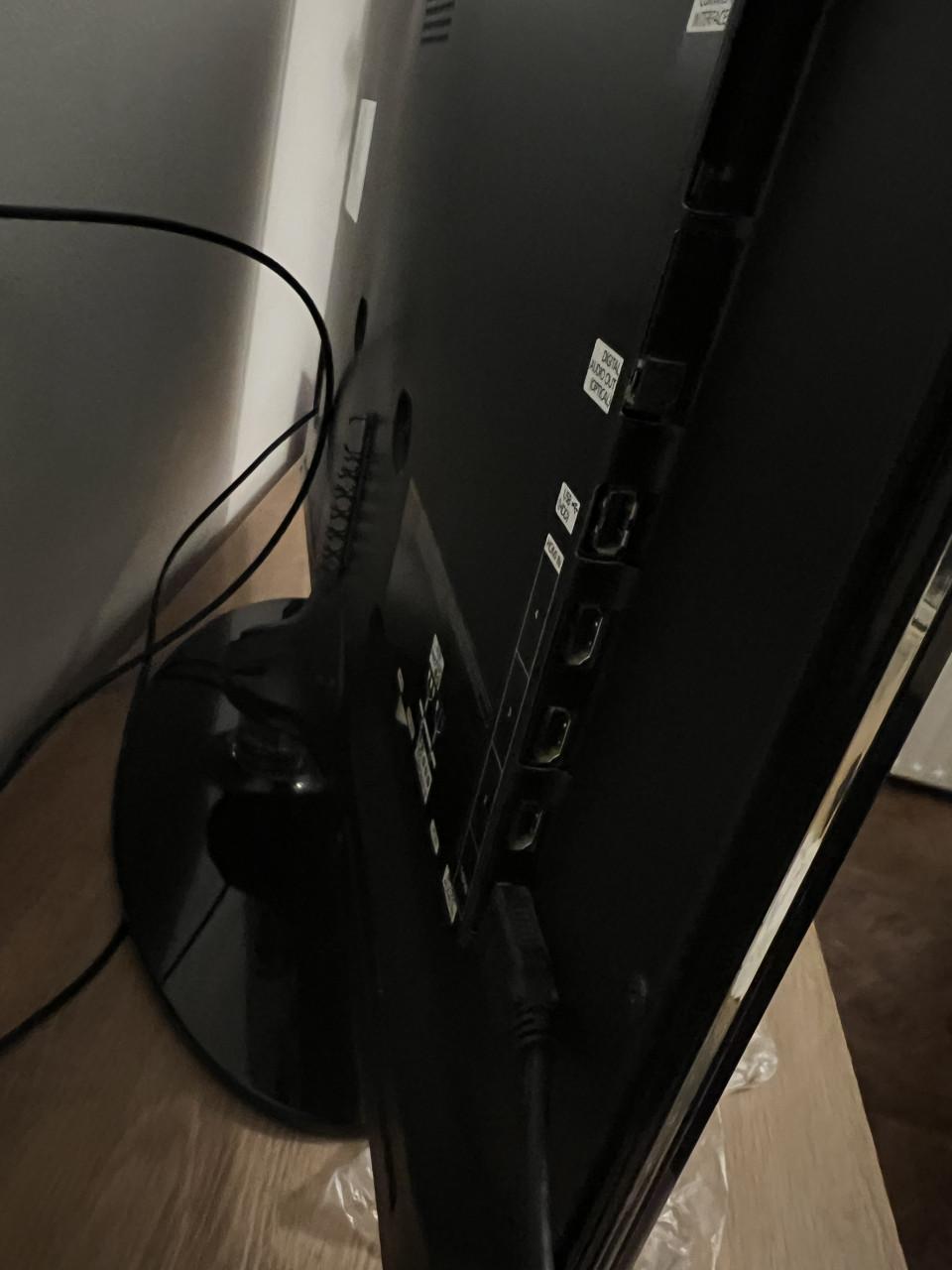 Samsung UE32C4000  LED TV 32 inch HD bijna niet gebruikt