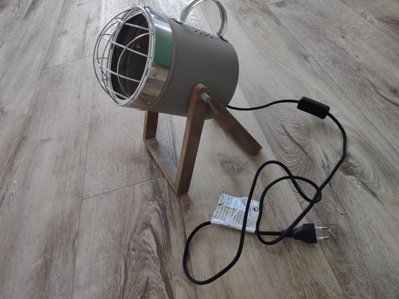 Prachtige grijze tafellamp met houten poot, verstelbare lamp