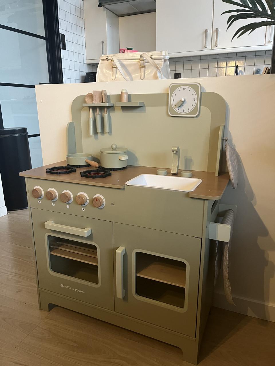 Kinder keuken (Bandits & Angels) groen