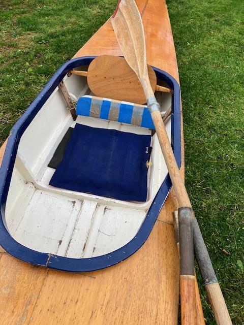 Autentieke houten kano.