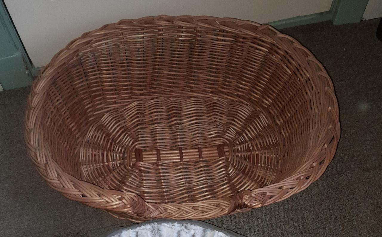 Z.g.a.n Rieten honden mand met nieuwe bont mand