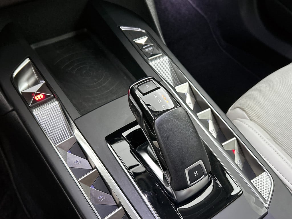 Ds Ds 3 crossback 130pk automaat rivoli | matrix led | navigatie | stoelver