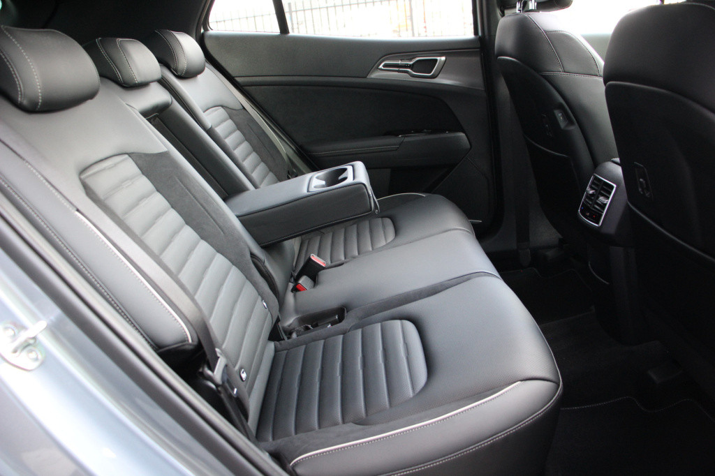 Kia Sportage 1.6 t-gdi hybrid gt-plusline | direct leverbaar | vol opties! 