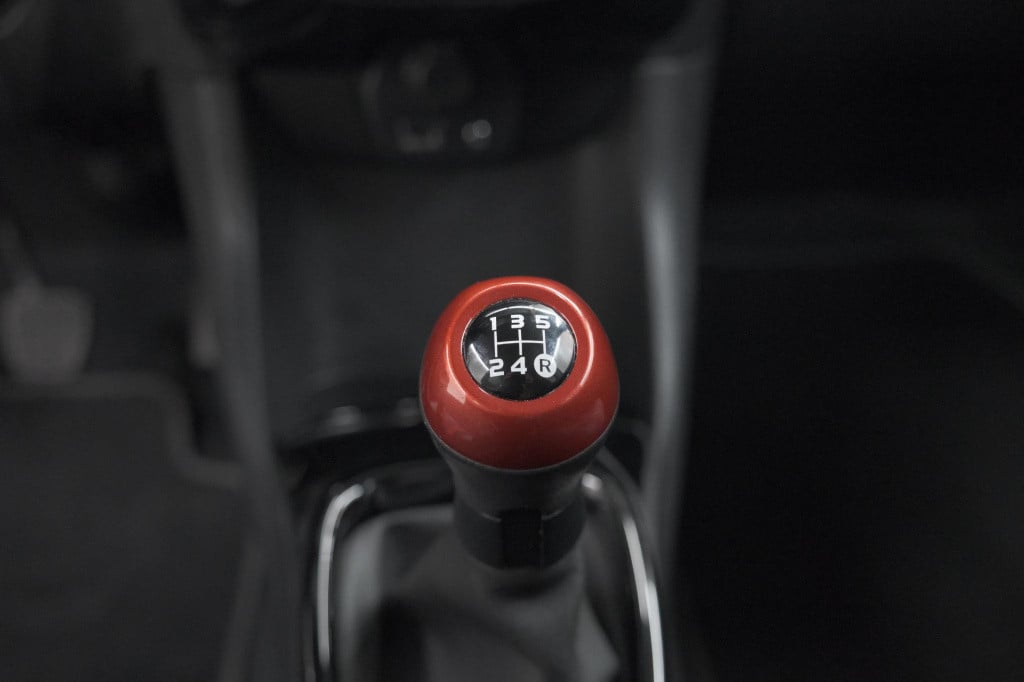 Peugeot 108 1.0 e-vti allure top! | elektrisch vouwdak | trekhaak | camera 