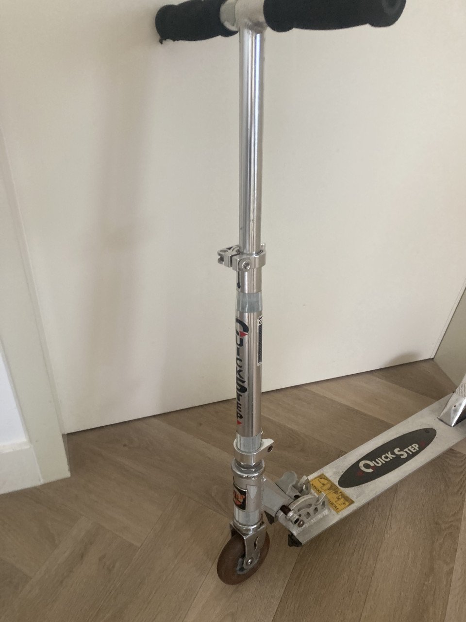 Step grijs metaal stuntstep