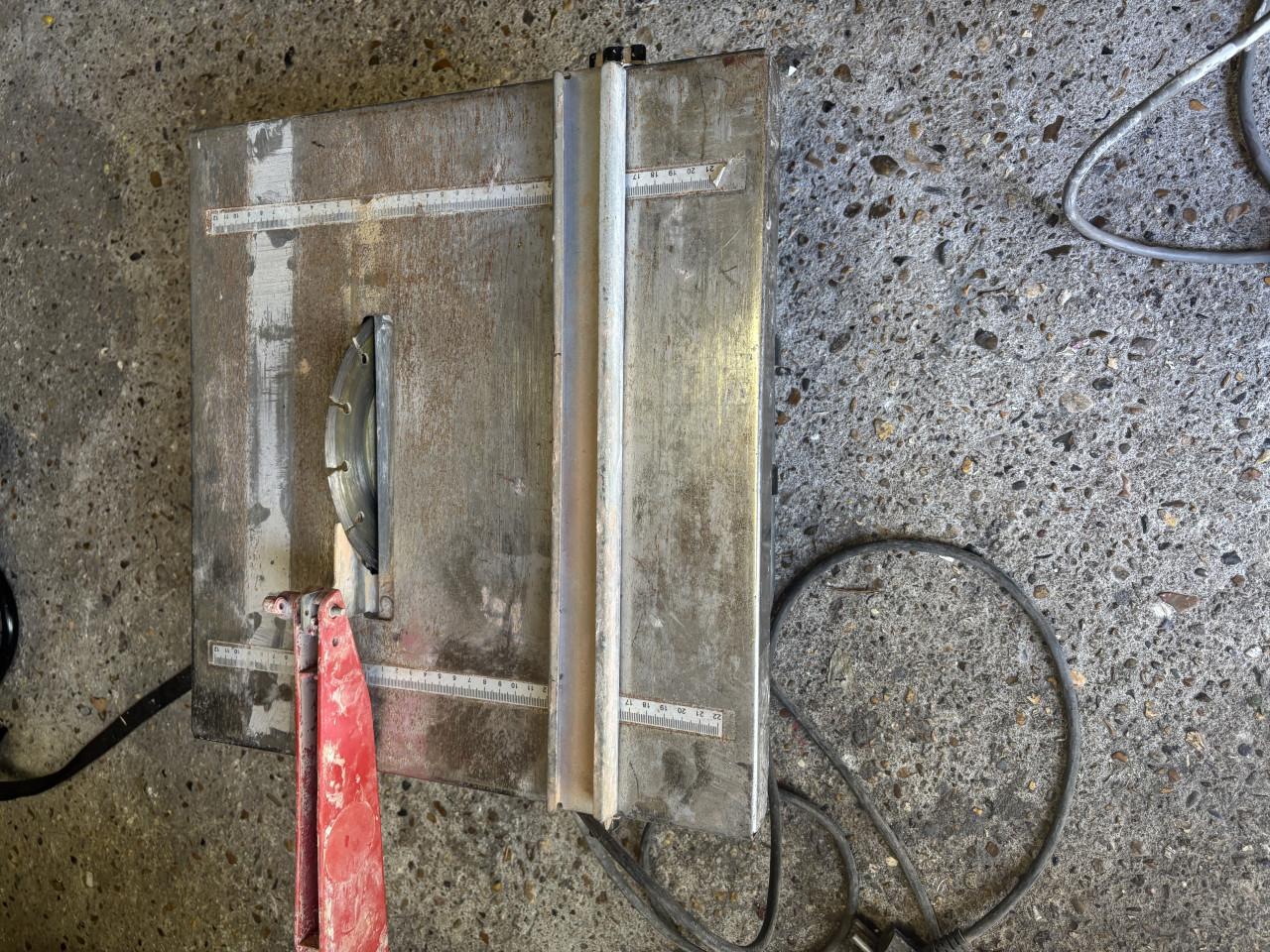 Gereedschap electrisch waterlaserpas recipozaag, heteluchtpistool, enz