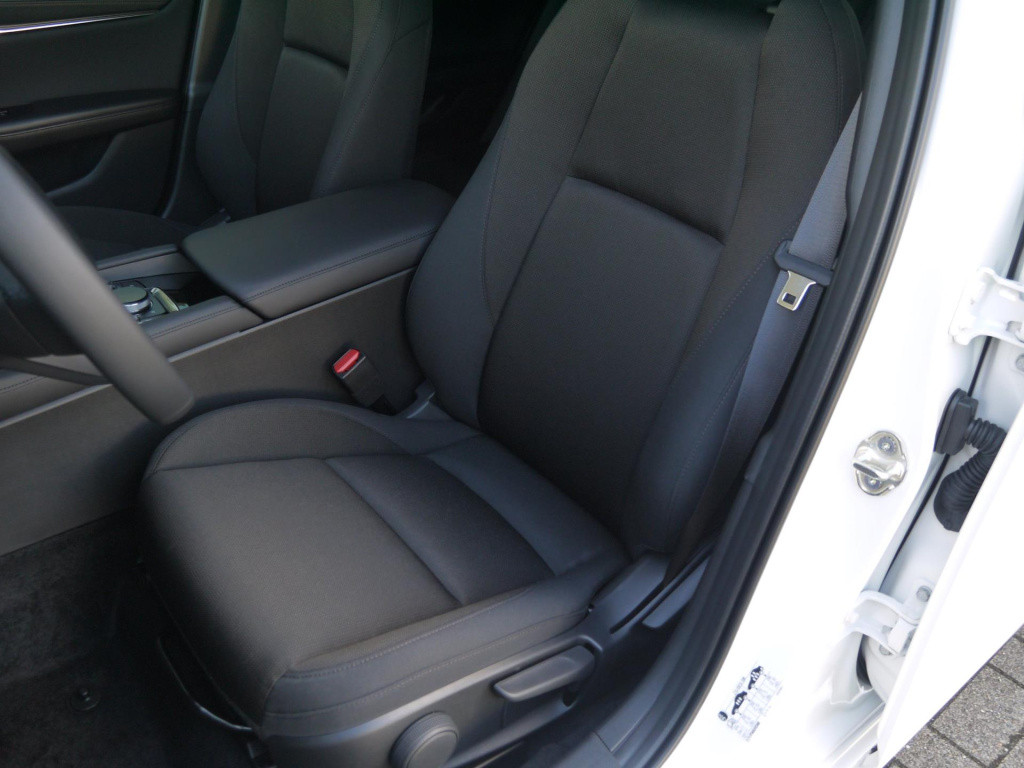 Mazda 3 2.0 e-skyactiv-g m hybrid 122 exclusive-line design pack