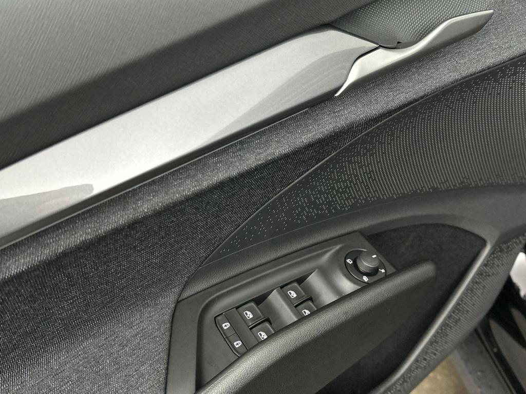 Skoda Elroq business edition tour elektromotor 150 kw / 204 pk