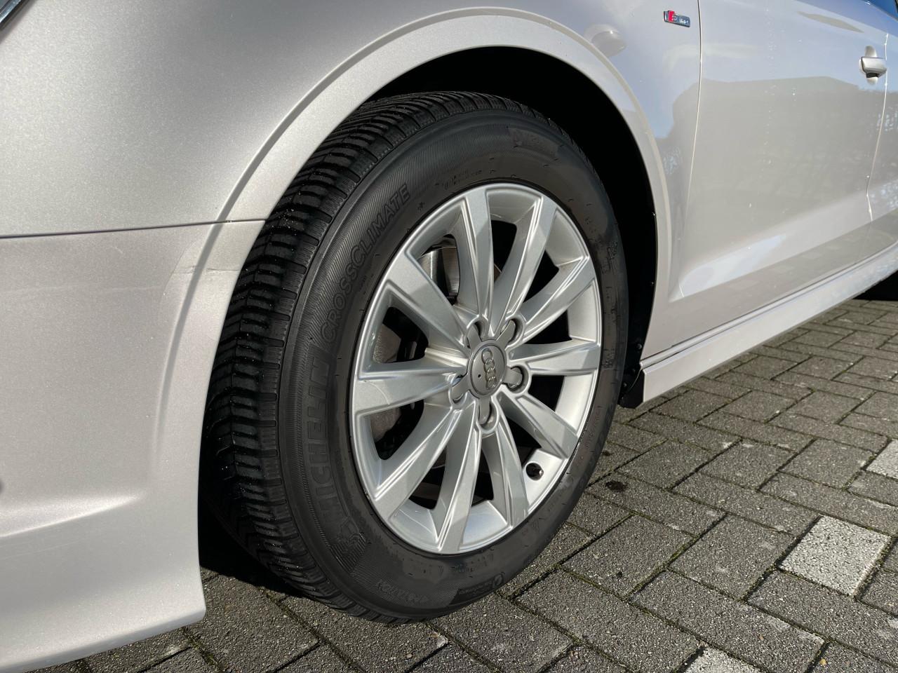 Audi A3 Velgenset originele 16 inch + Michelin CrossClimate (All-Season)