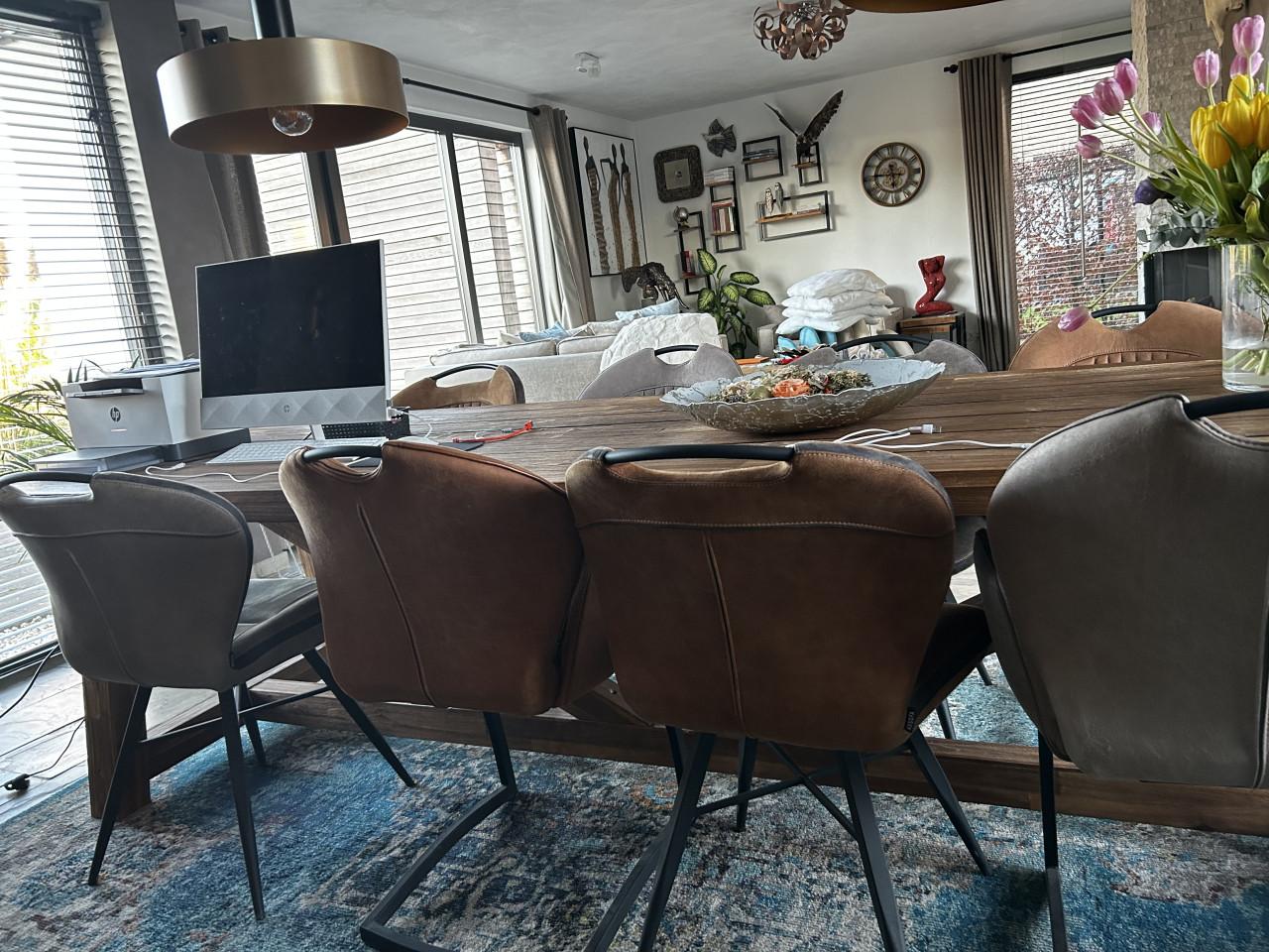 Eetkamerstoelen z.g.a.n., cognac, taupe, grijs