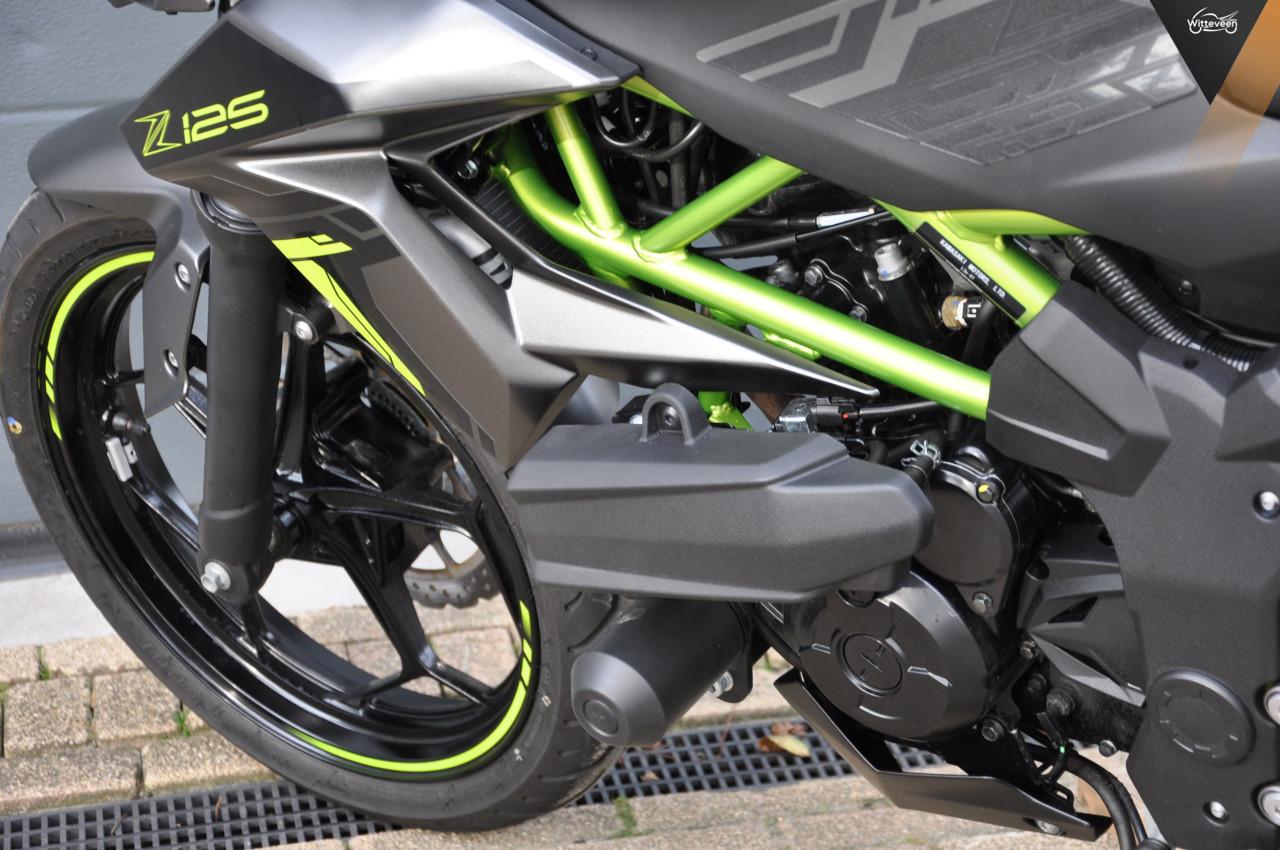 Kawasaki Z125  met 1350 kms BJ 2025! BTW motor
