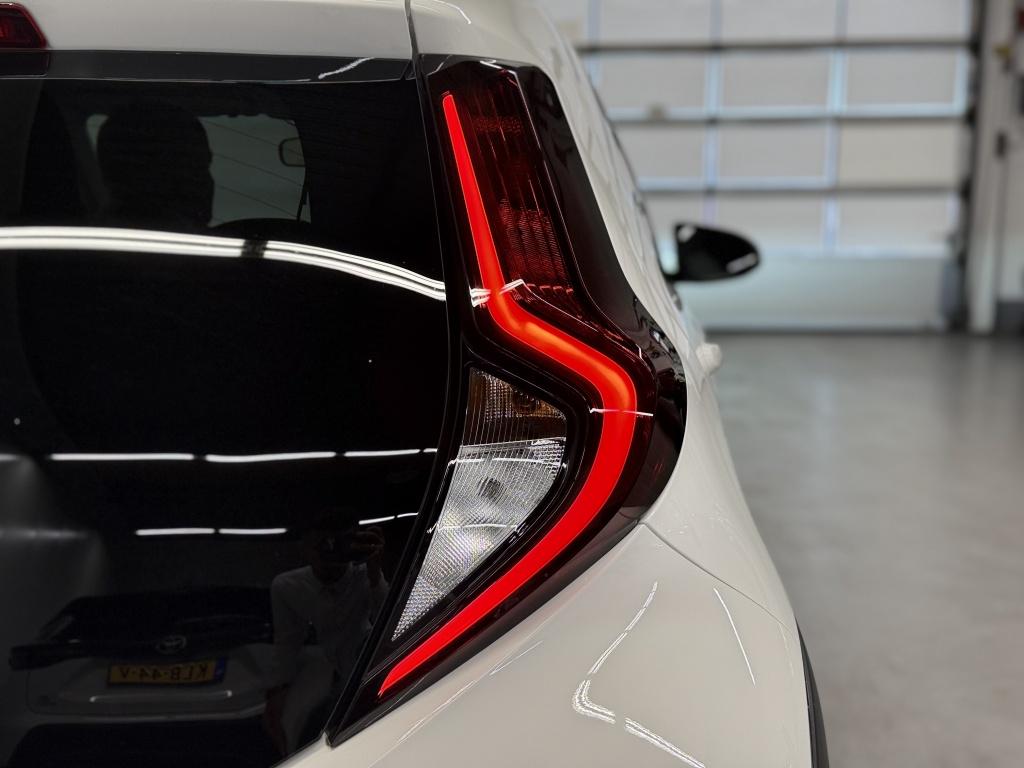 Toyota Aygo x 1.0 vvt-i s-cvt first| camera| led| climate| adap.cruise| get