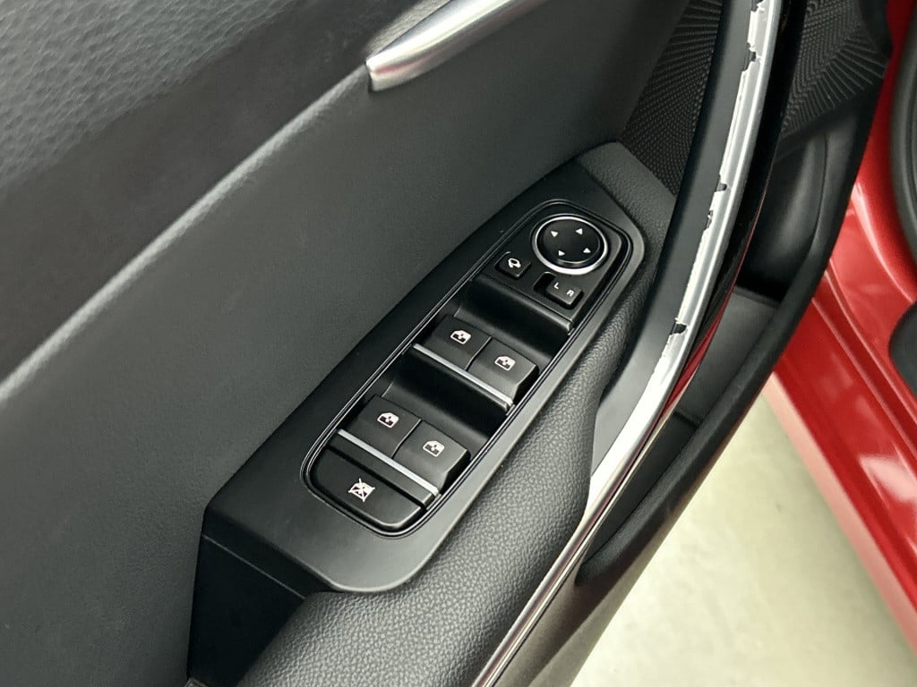 Kia Ceed Sportswagon 1.4 t-gdi dynamicplusline half leder | btw | 140pk!