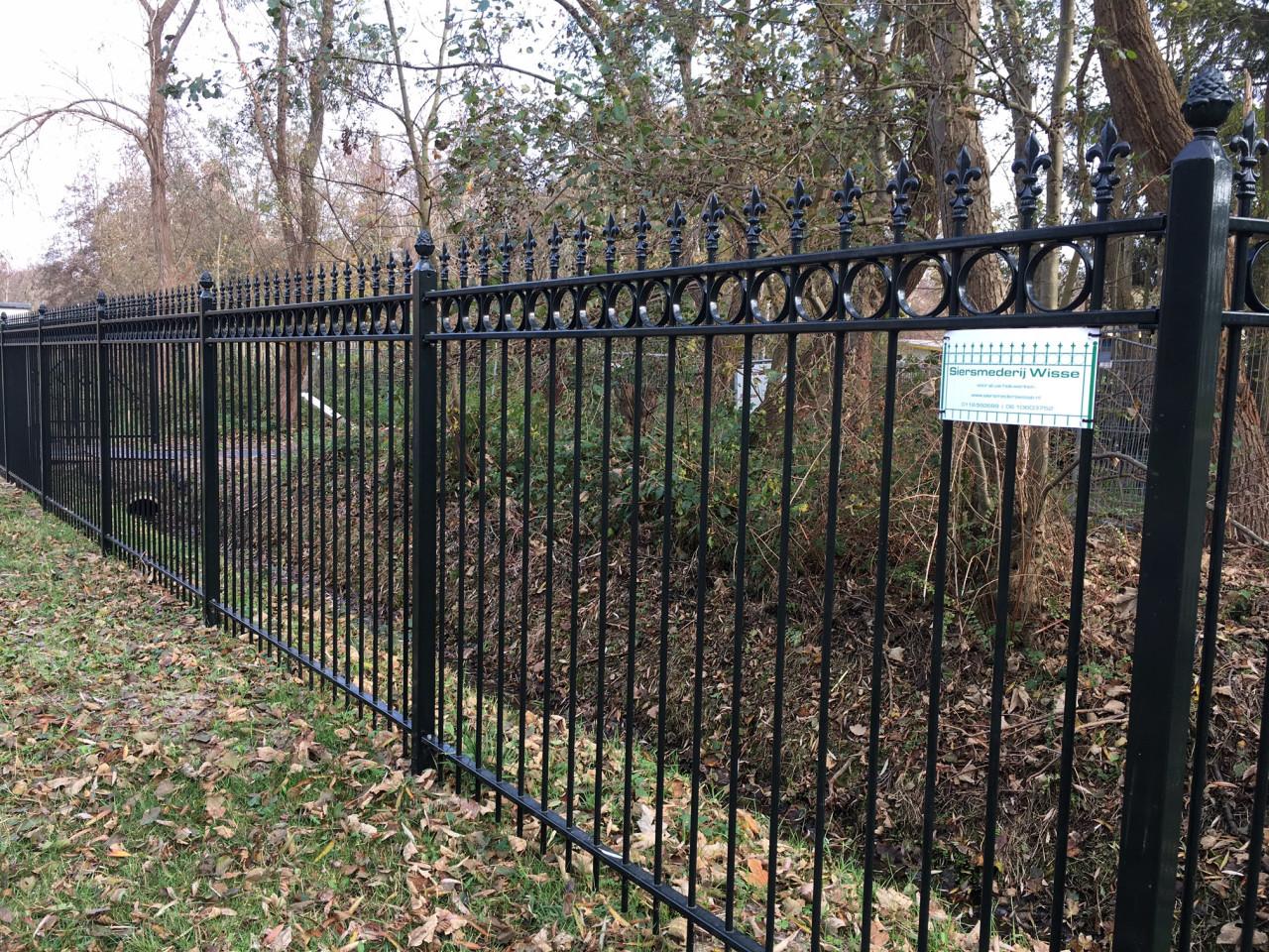 Hekwerken , elke kleur en maat en model is mogelijk.