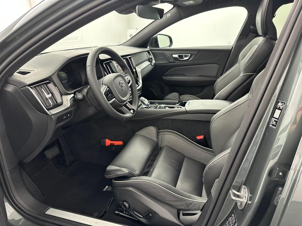 Volvo V60 t8 455pk recharge ultra dark| adap.cruise| pano| trekhaak| 360cam