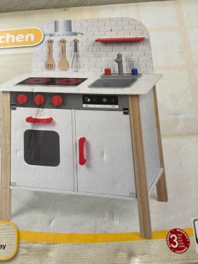 Nieuwe speelgoed keuken