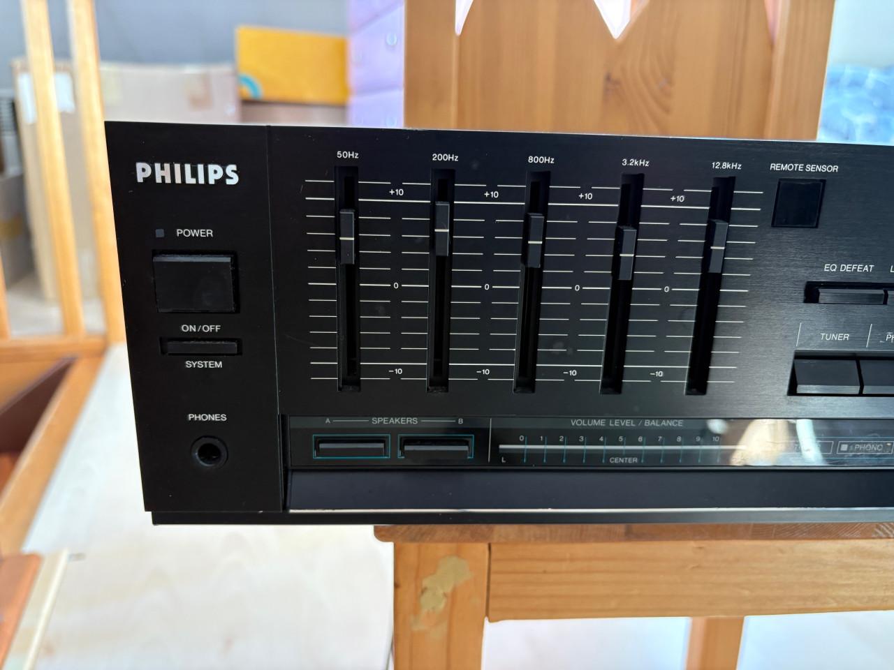 Philips FA569 versterker