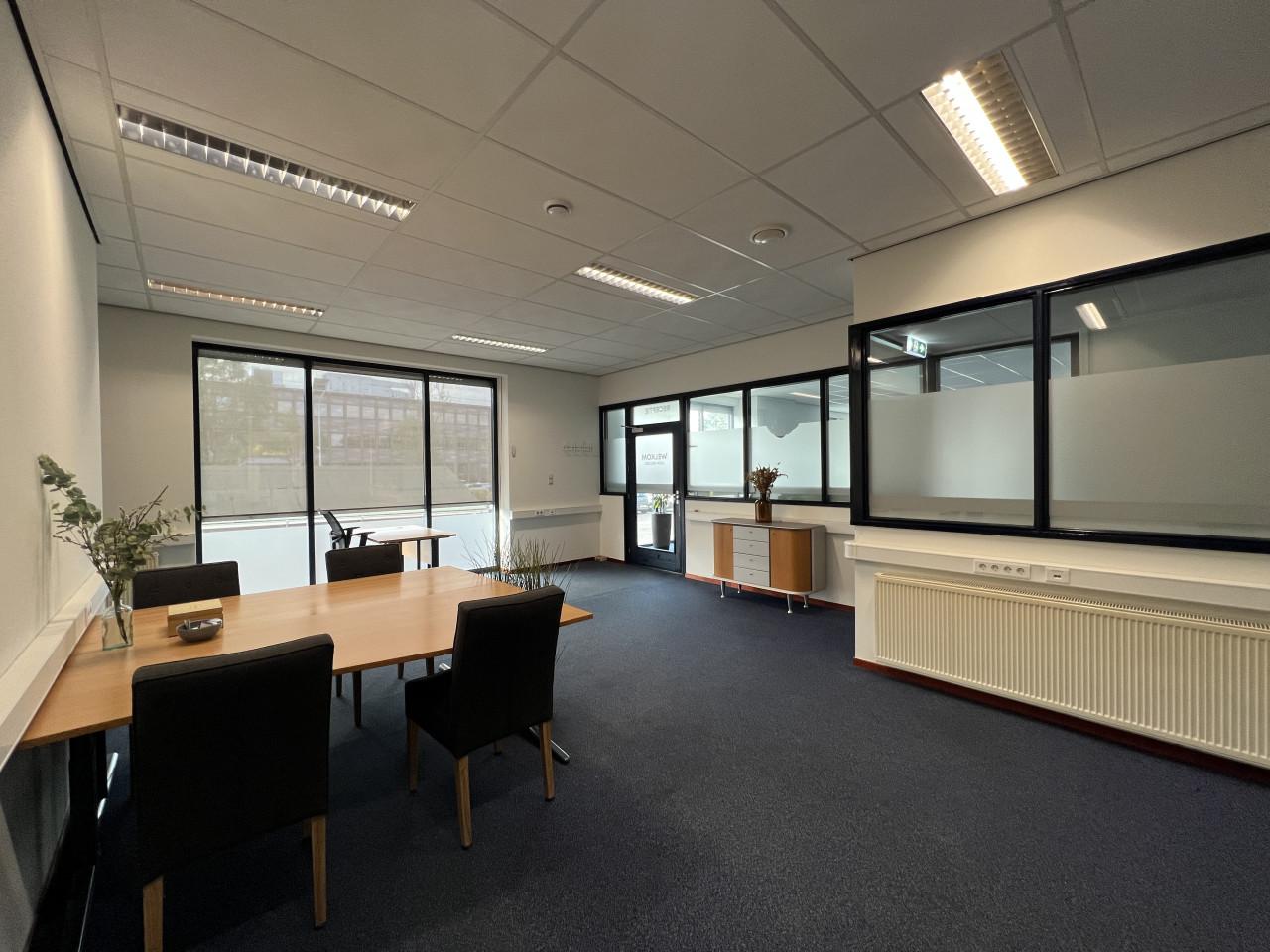 Te huur 90m2 nette kantoor/bedrijfsruimte Goes