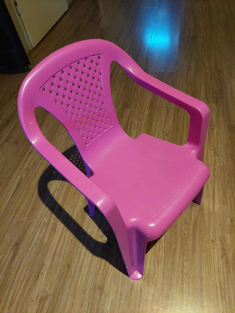 Te koop mooi meisjes stoeltje