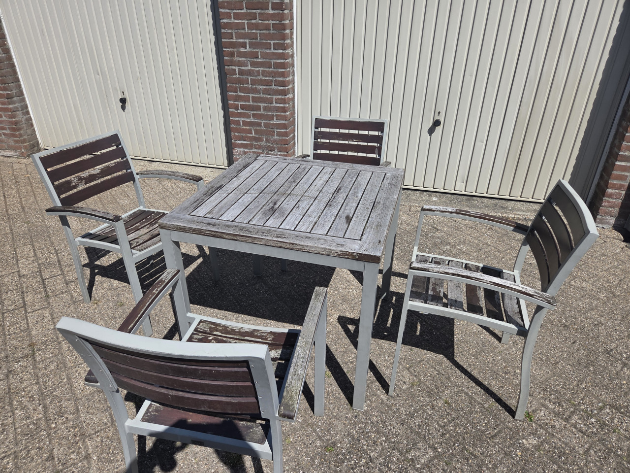 Tuinset aangeboden