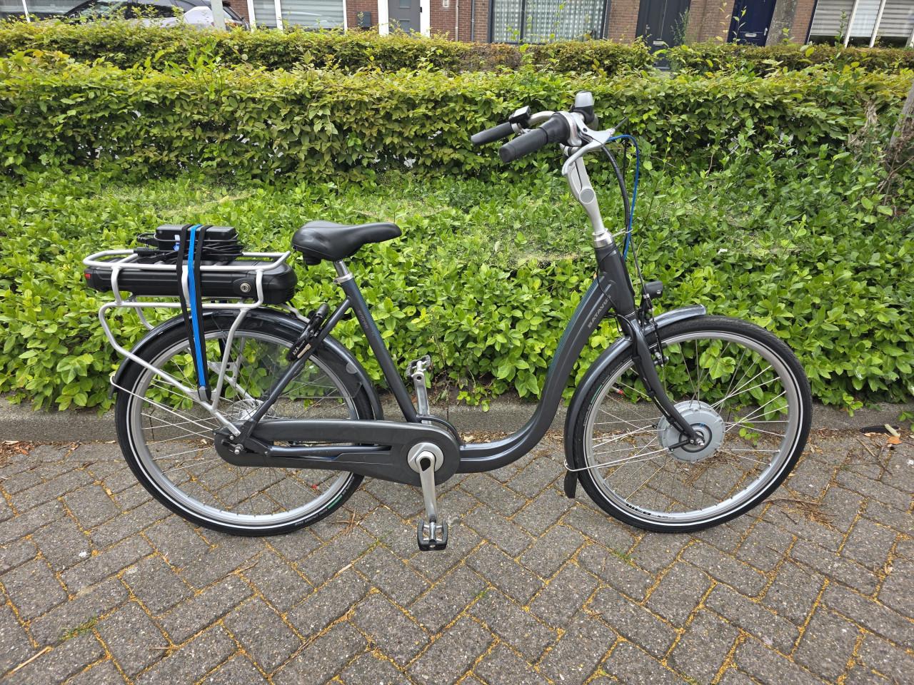Zo goed als nieuwe Batavus Entree elektrische lage instap fiets