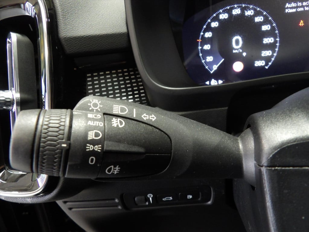 Volvo XC40 t4 twin engine 211pk geartronic r-design