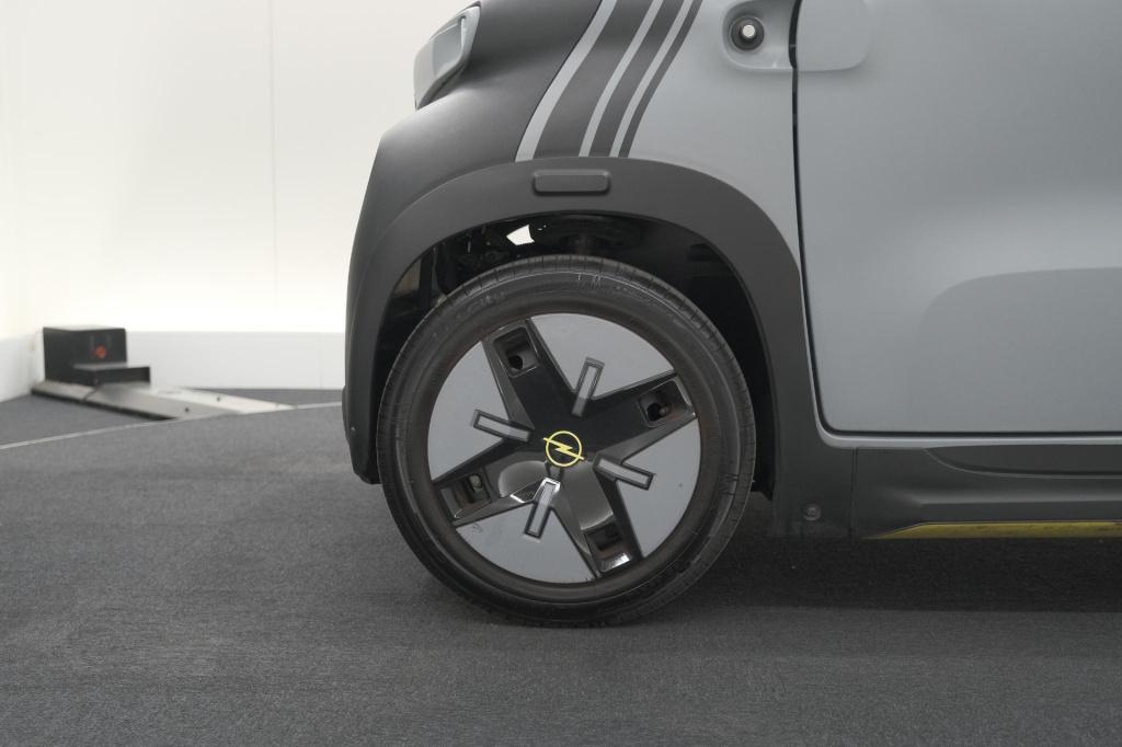 Opel Rocks-e base | vanaf 16 jaar | panoramadak | led | ventilatie | two-to