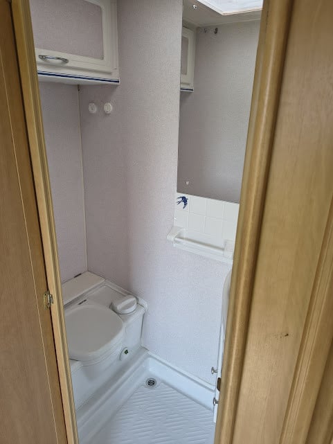 Caravan Swift Toscane 390 + Mover + Voortent