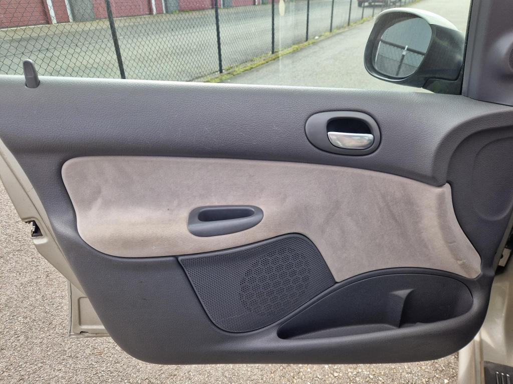 Peugeot 206 1.6-16v gentry