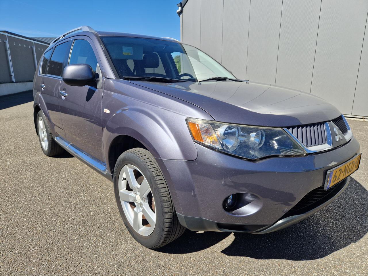 Mitsubishi OUTLANDER GLS