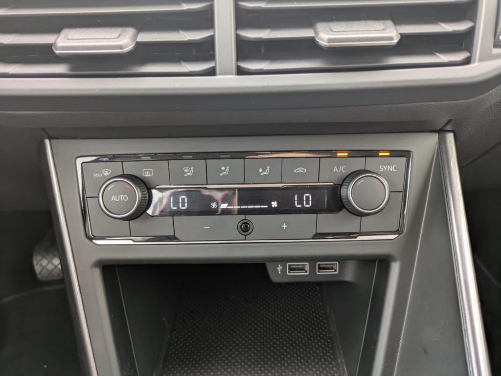 Volkswagen Polo 1.0 tsi highline | navigatie | dab-radio | airco | carplay 