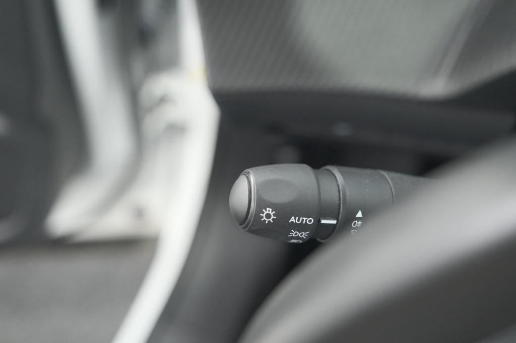 Peugeot 2008 puretech 130 eat8 allure | camera | navigatie | parkeersensore