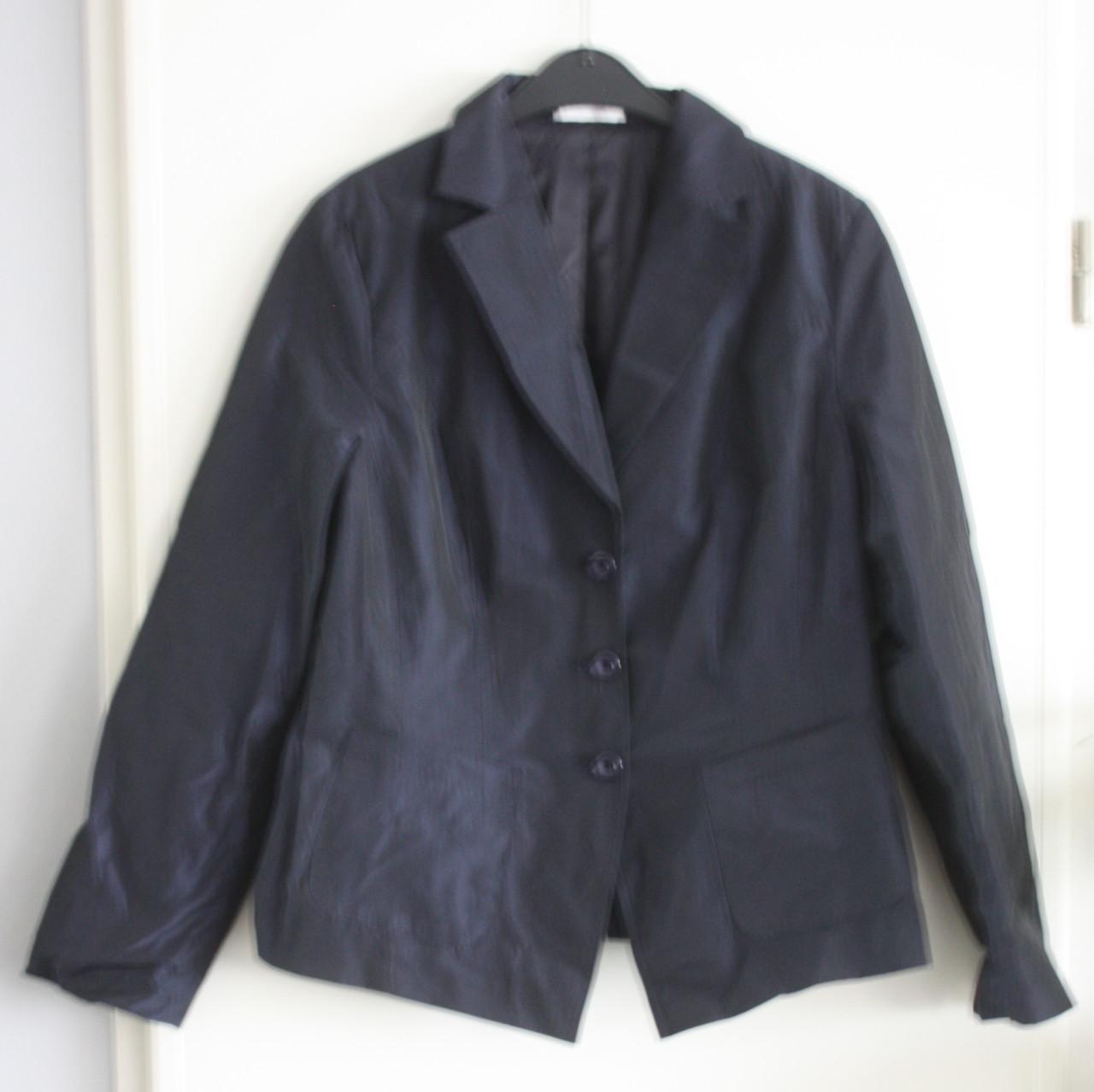 Donkerblauw glimmende blazer maat 42