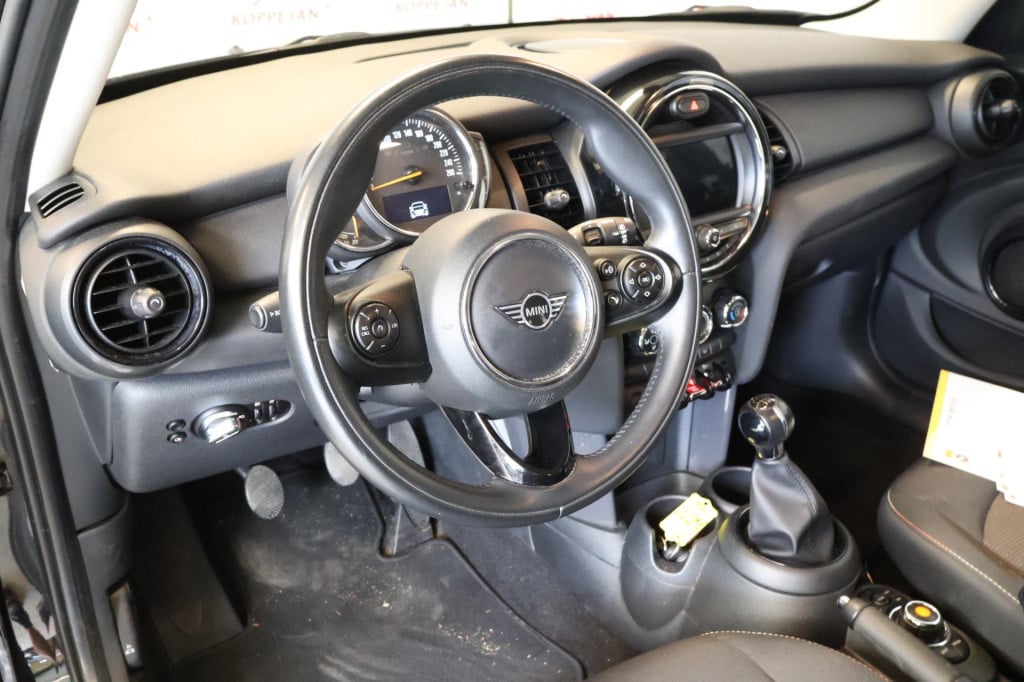 Mini One mini 1.5 business edition nl auto, cruise controle, appconnect, al