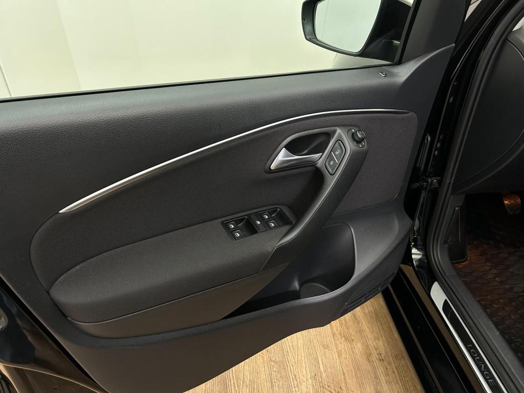 Volkswagen Polo occasion 1.2 tsi bluemotion r-line edition | zwart | tweede