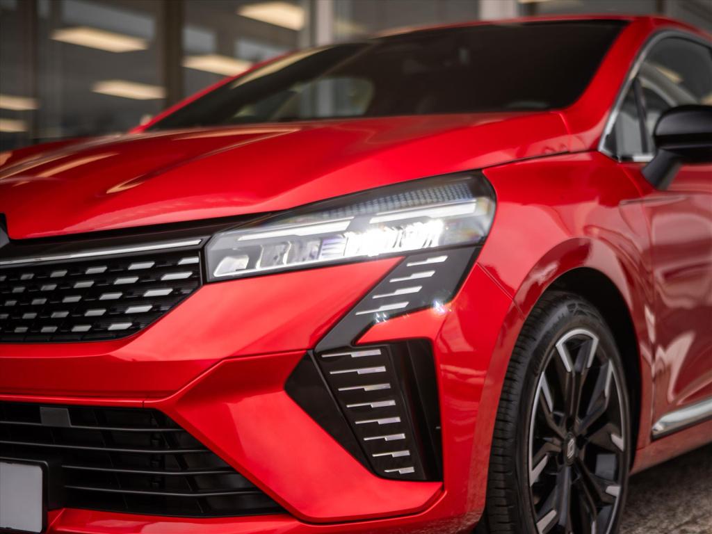 Renault Clio 1.0 tce 90 techno | navigatie | park. sensoren | camera | stoe