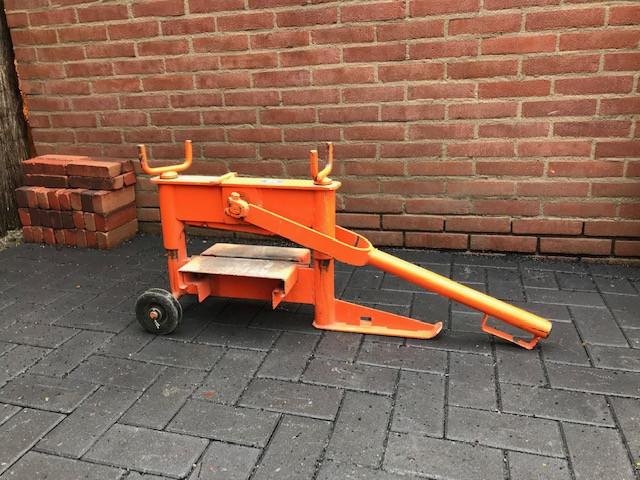 Stenenknipper Te huur