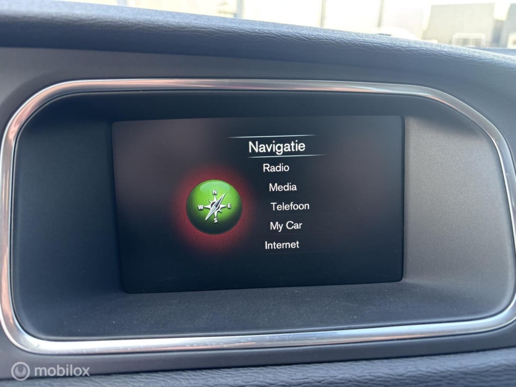 Volvo V40 cross country 2.0 t3 momentum
