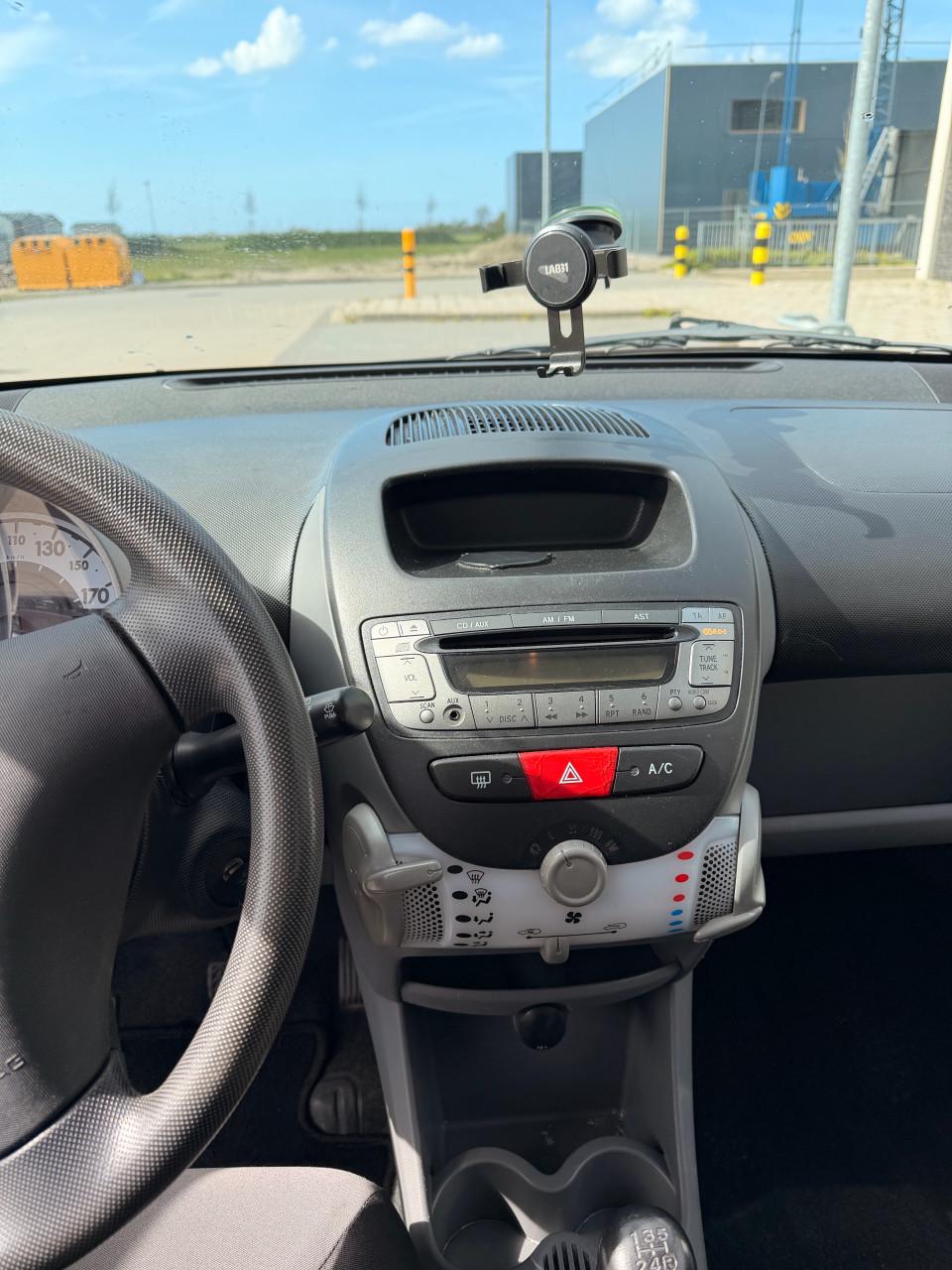 Peugeot 107/ 1.0 12V/ 5DR 2012 Wit/ AIRCO/ APK 09.03.2027