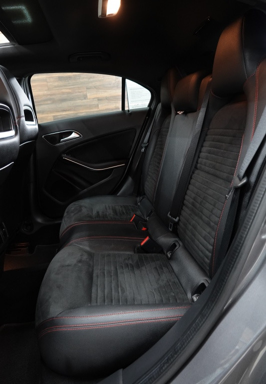Mercedes-Benz A-Klasse 180 | amg-styling | pano | verkocht