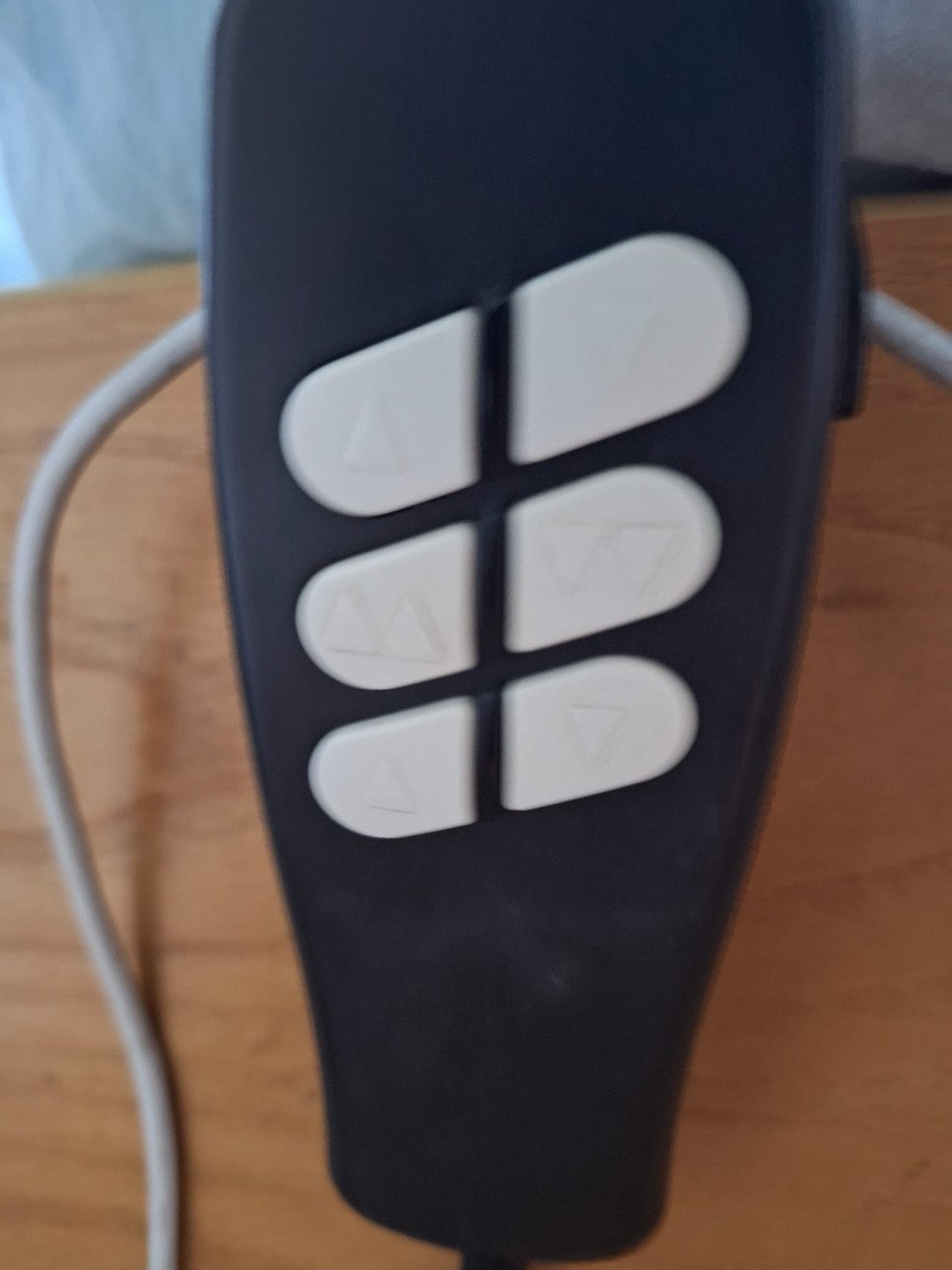 Stevig bed met verstelbare lattenbodem (eletrisch)