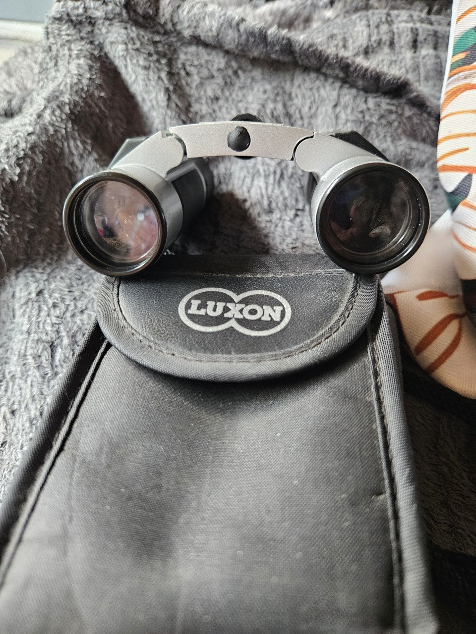 Leuke krachtige rubberen LUXON verrekijker 10 x 25....
