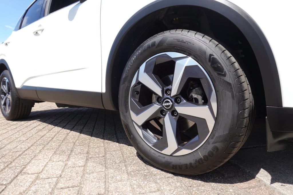 Nissan Qashqai 1.3 mhev 158-pk xtronic n-connecta