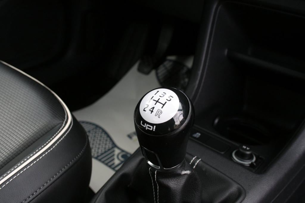 Volkswagen UP! 1.0 high up! black edition bluemotion