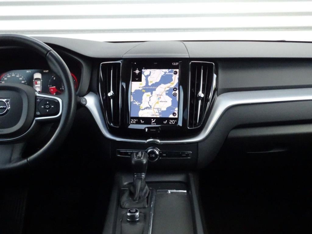 Volvo XC60 2.0 d4 momentum pro adap. led | apple carplay/android auto!