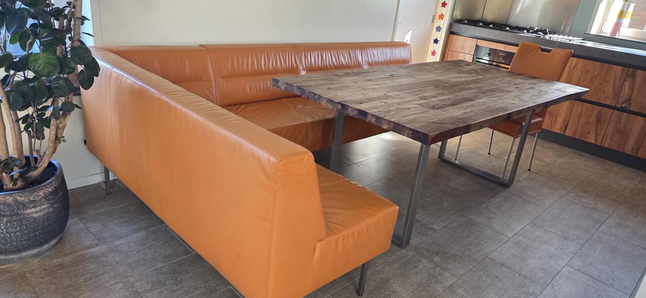 Eetbank, zitbank bij de eettafel