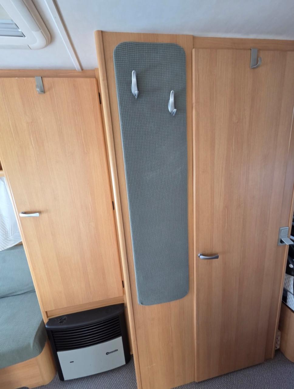 TEC 470 TE caravan 2006 enkele bedden