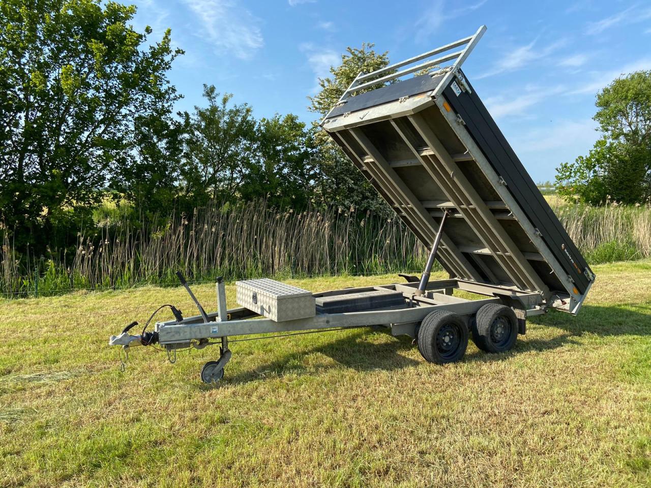 Elektrische kiep aanhanger Te Huur