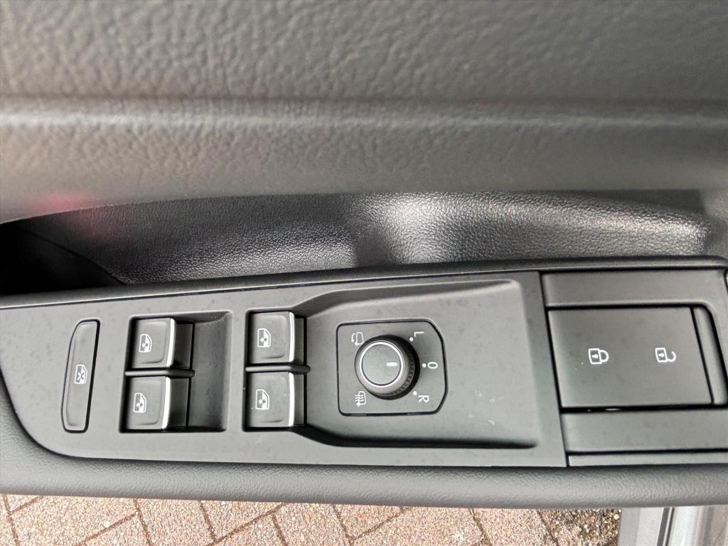Volkswagen T-roc 1.5 etsi 150pk dsg-7 r-line edition|nw model| camera|led|d