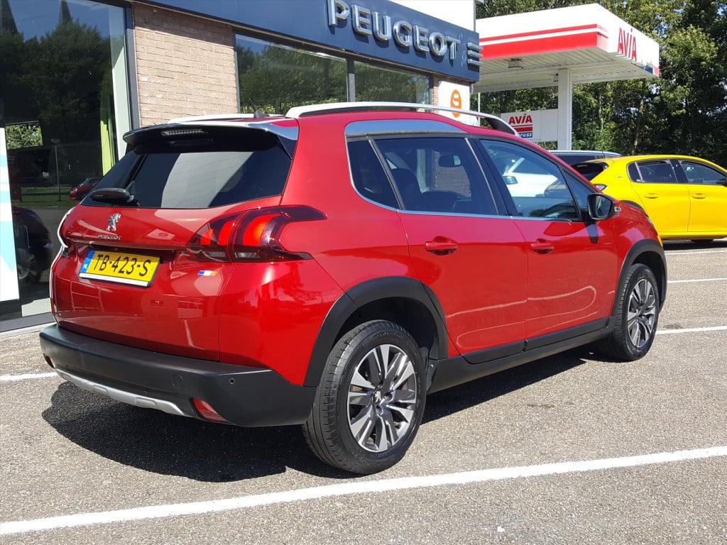 Peugeot 2008 1.2 pt 110pk allure eat6 automaat navigatie | achteruitrijcame